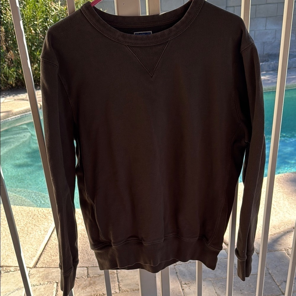 J Crew Crewcuts garment-dyed crewneck sweatshirtSz M🍍Pit to pit 18”🍍length25”